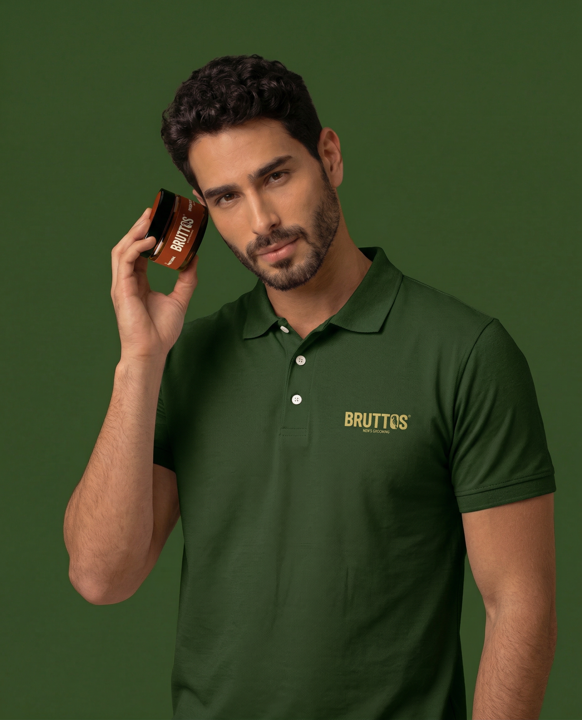 Homem usando Bruttos
